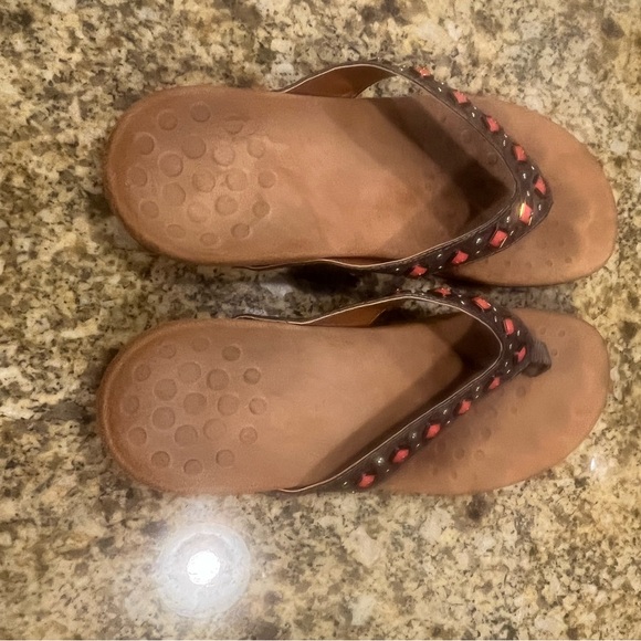 VIONIC Women's Floriana Bronze Coral Bead Thong Sandals Size 9 Plantar Fasciitis - Picture 7 of 8